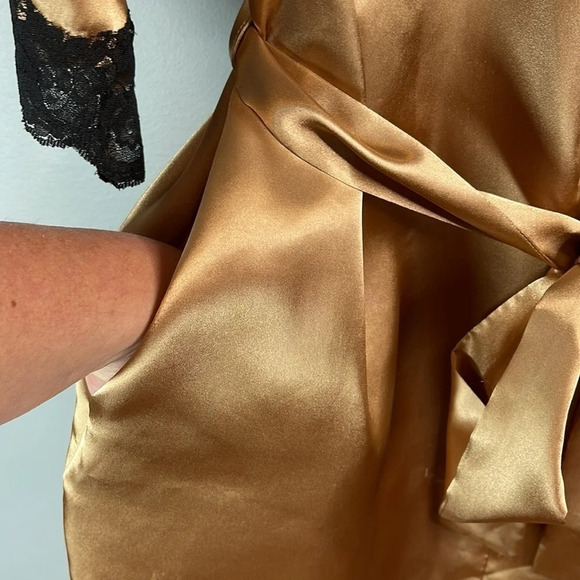 VINTAGE Fredericks of Hollywood Satin Lace Robe Gold Wrap Tie Waist Size L - Picture 5 of 13